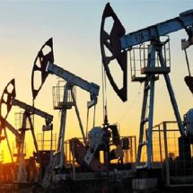استقرار أسعار النفط وسط تقلص الإمدادات الأميركية