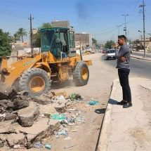 مواطنون يشكون من رمي الانقاض على الطرق الرئيسة في بغداد