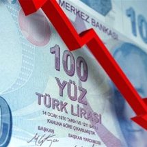 انهيار تاريخي لليرة التركية امام الدولار