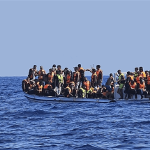 انقاذ مهاجرين سوريين قبالة سواحل لبنان