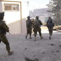 صحيفة إسرائيلية: "نيران صديقة" قتلت العديد من جنودنا في غزة