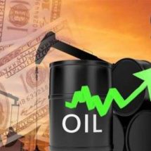 أسعار النفط تقفز 3 بالمئة بالتزامن مع استمرار التوتر في البحر الاحمر