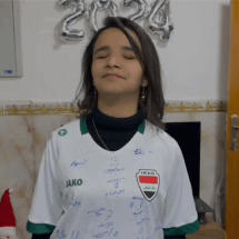شابة عراقية "كفيفة" تناشد لحضور كأس آسيا: مباراة واحدة على الأقل (فيديو)