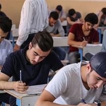 مئات الاف الطلبة يباشرون امتحانات نصف السنة في العراق