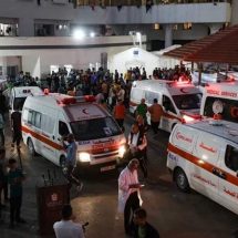 صحة غزة: نفاد أدوية بمستشفى ناصر المحاصر ودفن شهداء في ساحتها
