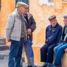 أعمارهم فوق الـ100.. الكشف عن سر الحياة الطويلة لسكان جزيرة إيطالية