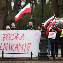 انتقام لأوكرانيا بالرائحة..  بولندا تفرغ غضبها على روسيا بـ"روث الابقار"