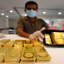 خبير اقتصادي يتحدث عن "الطريقة الأمثل" للاستثمار بالذهب