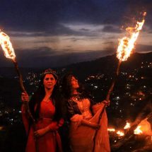 "نوروز" حلّت والكرد يحضّرون المشاعل.. احتفالات ونيران ستملًا الجبال بعد الإفطار