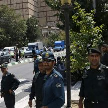 اشتباكات وعشرات الضحايا و"انتقام من اغتصاب".. ماذا جرى في إيران مساء امس؟