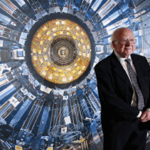 حصد جائزة نوبل واكتشف البوزون.. وفاة عالم الفيزياء "بيتر هيغز"