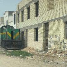 بعضها تجاوزات حكومية وأراضٍ "وزعت أصوليًا".. قصة التجاوز على سكك القطار في العراق